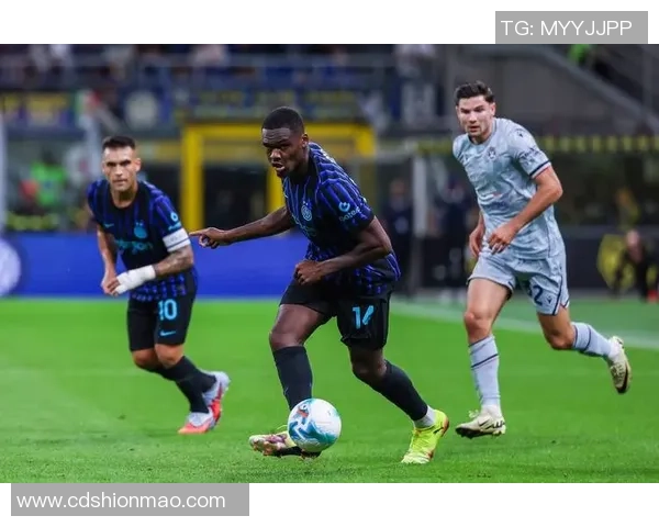 欧冠大战：那不勒斯狂胜波尔图6比2引发转会风波与全场沸腾