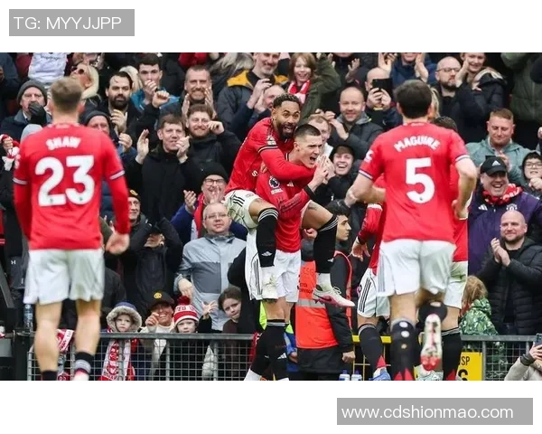 英超激战利物浦与切尔西握手言和补时进球引发全场狂欢与转会传闻